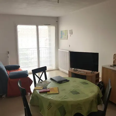 Centre Recente Апартаменти